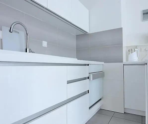 Victus Apartamenty, Cadena 3 *